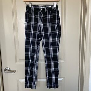 Hollister Ultra High-Rise Ankle pants.  Worn once. Size XS, front pockets. EUC
